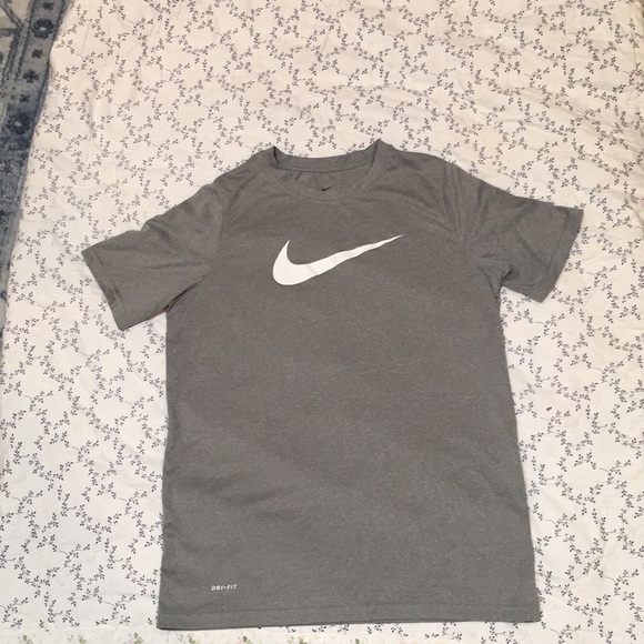 🔹Nike Dri-Fit Boy or Girl Tee - Picture 1 of 4